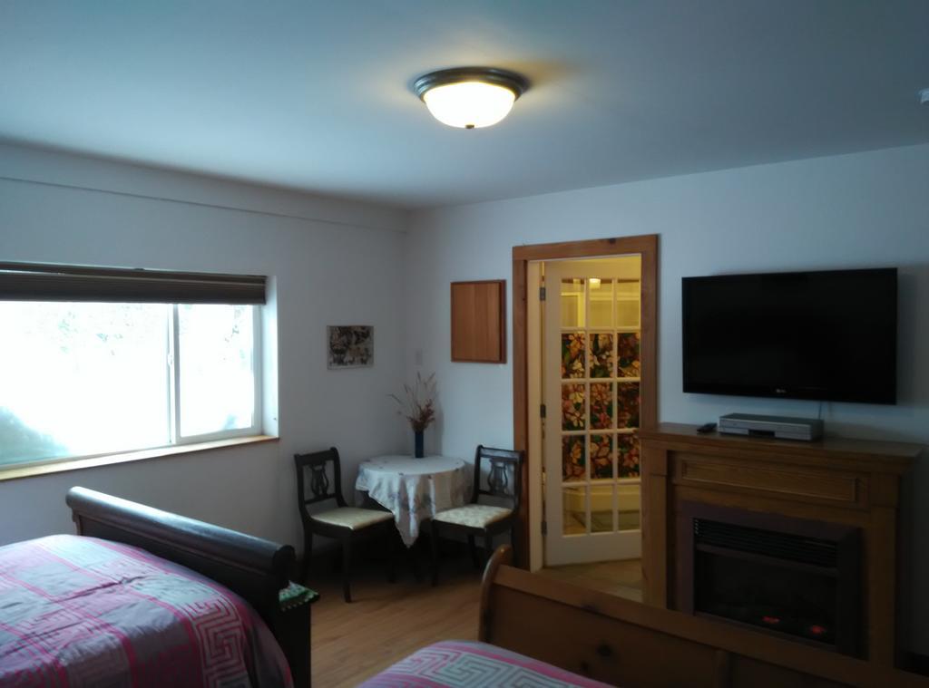 Harrison Hammond House Farmstay Harrison Mills エクステリア 写真