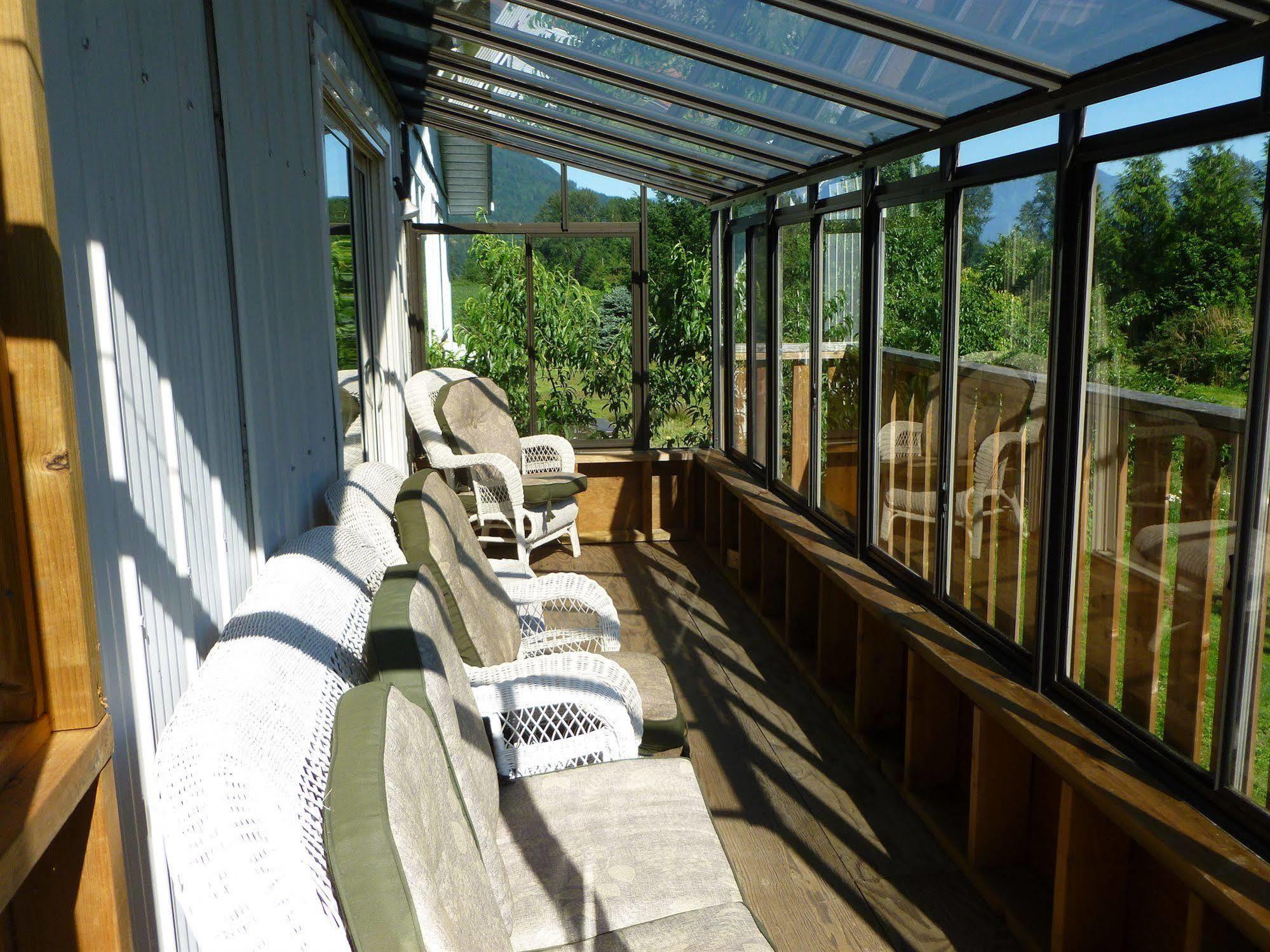 Harrison Hammond House Farmstay Harrison Mills エクステリア 写真